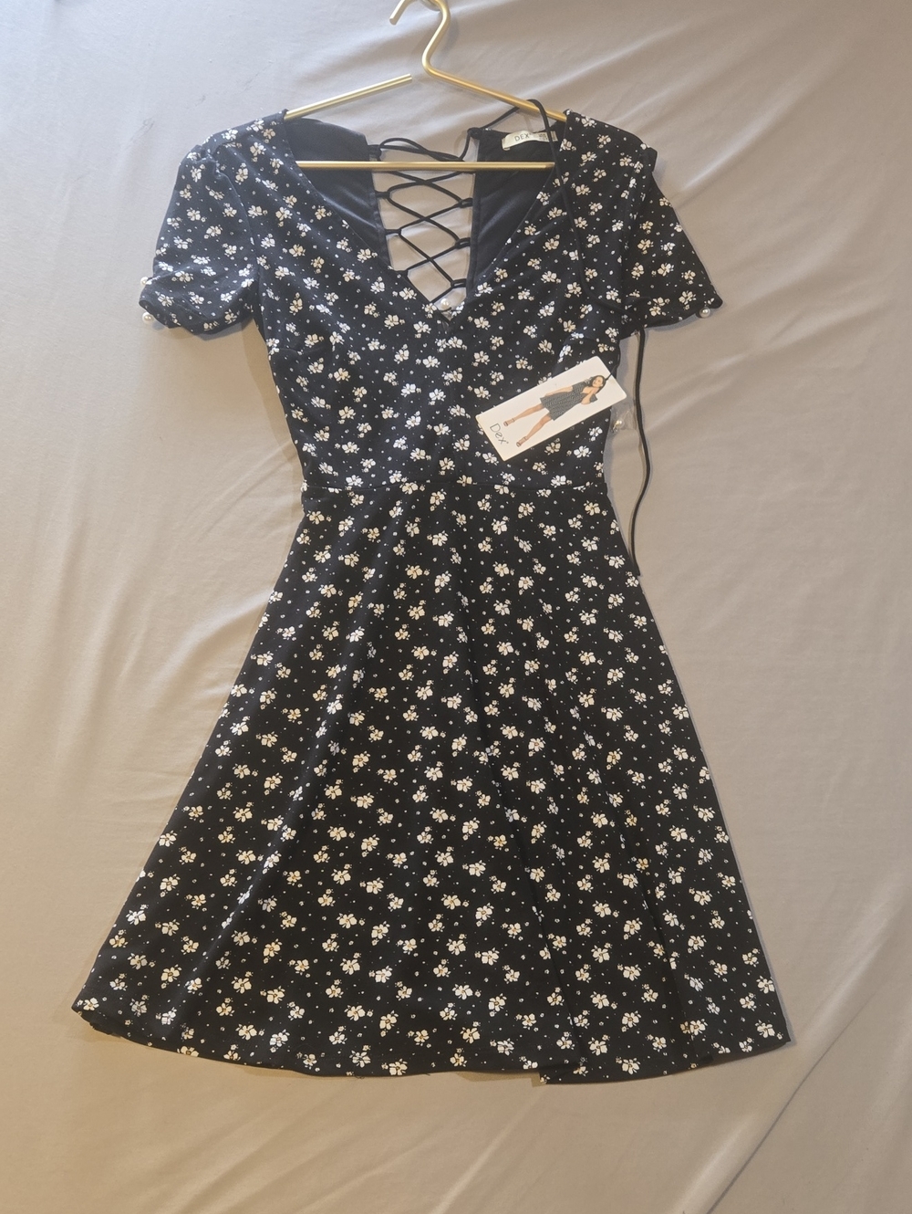 NWT Dex Flower Flow Dress sz XS P2P 13.5 (stretchy)